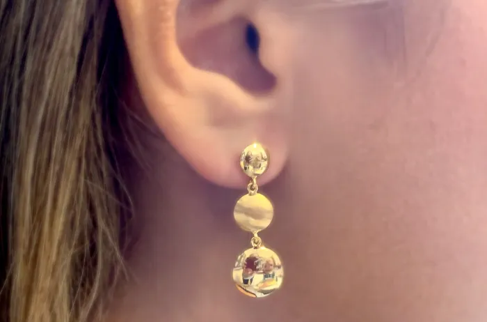 Earrings Albert Hern Earrings 18kt Yellow Gold Disc Drops Earrings Albert Hern Earrings 18kt Yellow Gold Disc Drops