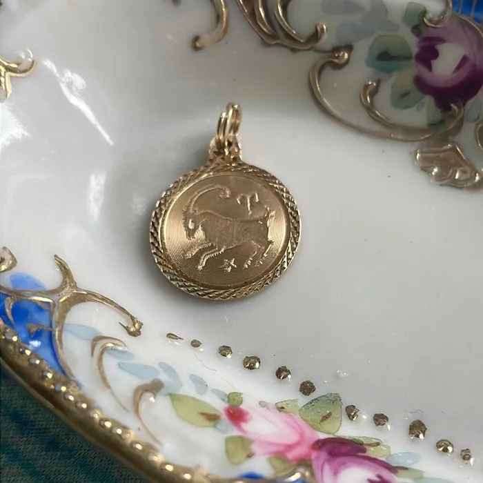 Vintage Paris Jewelry PreStyled Sets Aries Zodiac Pendant 10k Gold Vintage