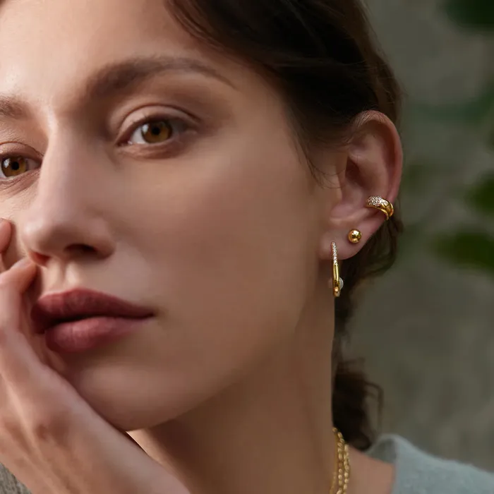 Earrings Ania Haie Modern Muse Gold Pearl Interlock Oval Hoop Earrings
